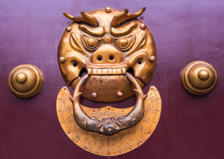 破魔矢と熊手のお守りの風水的効果と飾り方の注意点