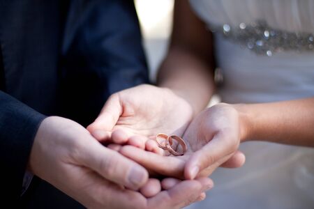 結婚運上昇のための玄関周りハートモチーフ風水テクニック